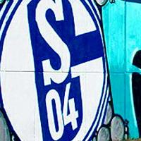 Fan: Schalke-Anhänger bemalten Rückwand der A42