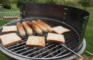 Bratwurst, Toast, Grillen, Bratwurst, Toast, Grillen