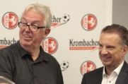 Pokalsspielleiter Klaus Overwien (links) und Thomas Berndsen, Leiter Amateurfußball im FLVW, nahmen die Auslosung vor.