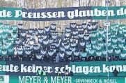 Die Fans des SC Preußen Münster glauben fest an den Klassenerhalt.