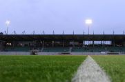 Die Haupttribüne des Wiehenstadions in Rödinghausen.