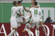 Die Fürth-Profis bejubeln einen Treffer beim 4:1 gegen Hannover 96.