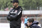 Fortuna-Köln-Trainer Alexander Ende war mit seiner Mannschaft gegen den 1. FC Köln chancenlos.