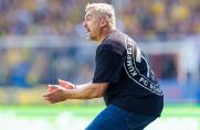 An der Seitenlinie immer mit vollem Körpereinsatz dabei: Thomas Reis, Trainer des FC Schalke 04.