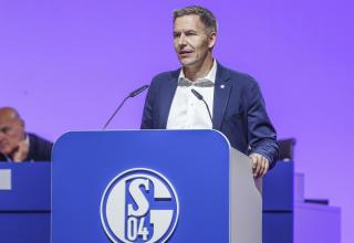 Schalke: Neuer CEO gefunden - Zukunft von Sportvorstand Knäbel offen