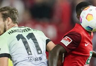 2. Bundesliga: Kaiserslautern an der Spitze - Fortuna spät bestraft