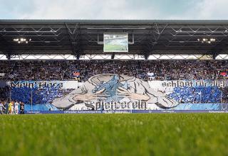 MSV-RWE: Choreo, Becherwürfe, Spott - So lief das Derby auf den Rängen