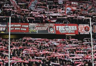 Anhänger von Rot-Weiss Essen brachten dem Verein für ihr Verhalten im Spiel beim MSV Duisburg eine Strafe ein.