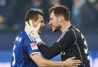 Befreiender Jubel über Schalkes 1:0-Sieg bei Marius Müller (rechts) und Ron Schallenberg.