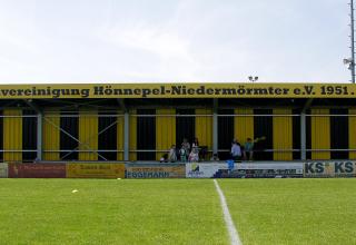 Das Stadion des SV Hönnepel-Niedermörmter.