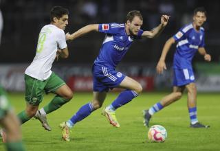 Schalke-Profi Thomas Ouwejan beim letzten Testspiel gegen den FC Gütersloh im Herbst 2022.