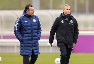 Schalke-Sportchef Marc Wilmots (links), hier mit Trainer Karel Geraerts, sucht einen neuen Technischen Direktor.