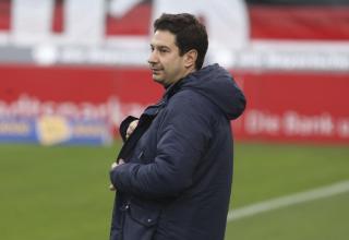 Argirios Giannikis, Trainer des TSV 1860 München, schaut skeptisch drein.