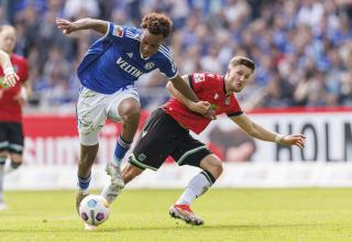 Assan Ouedraogo erzielte das 1:0 für Schalke, musste später aber verletzt raus.