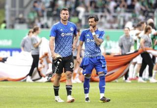 Schalke-Torhüter Michael Langer (links) hat seinen Vertrag nun doch verlängert.