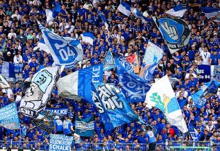 Die Schalke-Fans können sich auf ein Heimspiel gegen Braunschweig am Samstagabend zum Saisonstart einstellen.