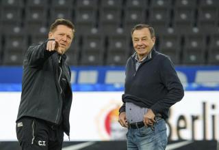Christian Titz (links) und Otmar Schork haben für Ahmet Arslan beim 1. FC Magdeburg keine Verwendung mehr - lassen ihn  dennoch nicht so einfach aus dem Vertrag.