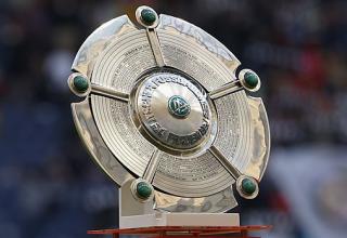 Auch 2024/25 das Objekt der Begierde in der Frauen-Bundesliga: Die Meisterschale.