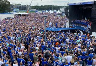 Wenn Schalke ruft, kommen sie alle. Der Schalke-Tag war auch in diesem Jahr wieder bestens besucht.