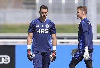 Justin Heekeren (links) wird beim Schalke-Auftakt im Tor stehen.