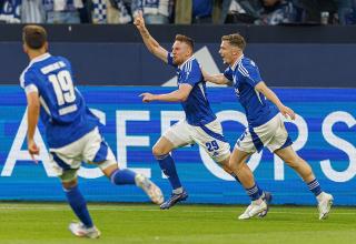 Tobias Mohr bejubelt das 1:0 für Schalke.