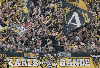 Fans von Alemannia Aachen bei Rot-Weiss Essen.