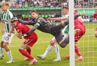 Preußen Münster biss sich an H96-Keeper Ron-Robert Zieler die Zähne aus. 