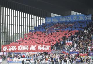 Die Fans des KFC Uerdingen beim Regionalliga-Auftakt gegen die Sportfreunde Lotte.