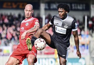 Yannick Debrah (rechts) in Diensten von Rot Weiss Ahlen.