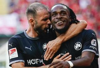 Noel Futkeu (rechts) debütierte und schoss auch schon ein Tor für Greuther Fürth.