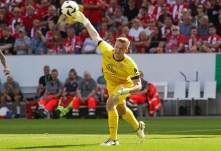 RWE-Torwart Jakob Golz war bei den Toren in Unterhaching machtlos. 