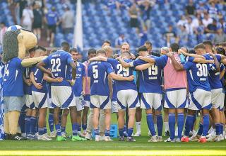 Die Schalke-Spieler nach dem 1:3 gegen Köln.