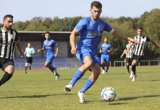 Ibrahim Bayraktar (blaues Trikot) traf direkt nach seiner Hochzeit dreimal für BG Überruhr. 