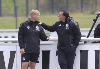 Schalke: Die Belgier halten zusammen. Sportdirektor Marc Wilmots mit Trainer Karel Geraerts