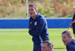 Jakob Fimpel, Trainer des FC Schalke 04 II, ist unzufrieden.