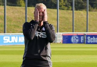 Schalke-Trainer Karel Geraerts muss gegen Darmstadt mit seiner Elf liefern. 