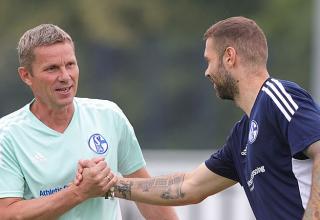 Tomasz Waldoch, hier mit Pierre-Michel Lasogga, übernimmt die U23-Mannschaft.