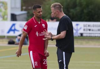 Sportchef und Trainer im Gespräch: Luka Tankulic (links) und Björn Joppe.