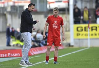 RWE-Trainer Christoph Dabrowski mit Julian Eitschberger. 