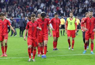 3:3 in Frankfurt: Enttäuschte Bayern-Stars.