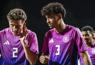 Tim Oermann (l) durfte für die U21 über 90 Minuten ran.