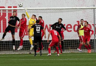 Rot-Weiss Essen II und der SC Frintrop sind weiter auf Platz eins und zwei der Kreisliga A in Essen. 