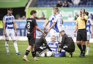 Leon Müller (Mitte) fällt beim MSV Duisburg erstmal aus.