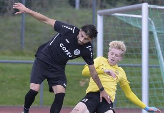 Emir Demiri (links) erzielte das Siegtor zum 5:4 gegen Steele.