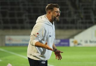 Kray-Trainer Bartosz Maslon beim Spiel in Wuppertal. 