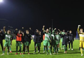 Mannschaft und Fans von Rot-Weiß Oberhausen haben in dieser Saison schon einige Siege gefeiert.