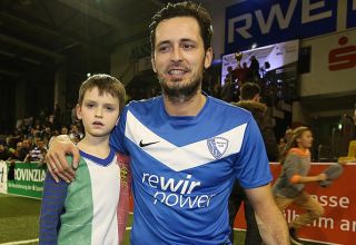 Frankfurt-Trainer Dino Toppmöller war schon beim NRW-Traditionsmasters für den VfL Bochum am Ball.