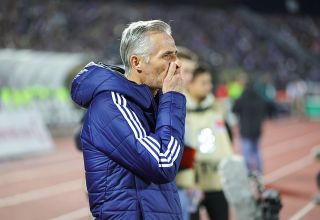 Trainer Kees van Wonderen war nach dem Remis des FC Schalke 04 in Ulm nicht zufrieden.