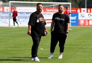 Neu-Trainer Bülent Kara (links) neben Ex-Trainer Sebastian Tyrala (rechts).