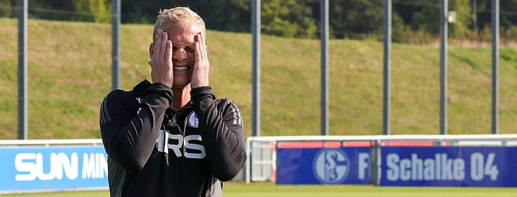 Schalke-Trainer Karel Geraerts muss gegen Darmstadt mit seiner Elf liefern. 